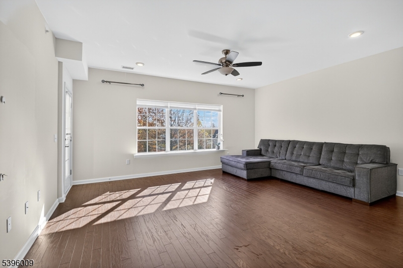 Regents Wharf - Residential