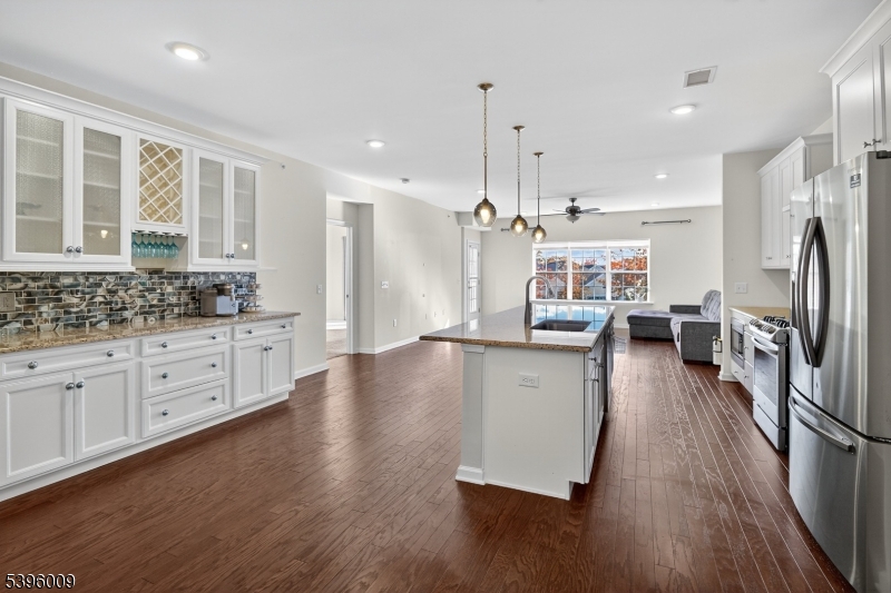 Regents Wharf - Residential