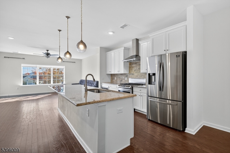 Regents Wharf - Residential