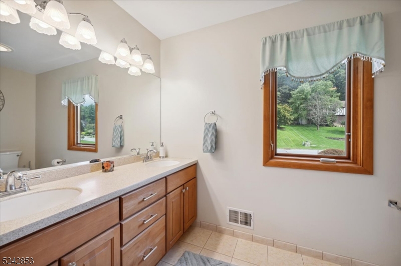 Ironia - Residential