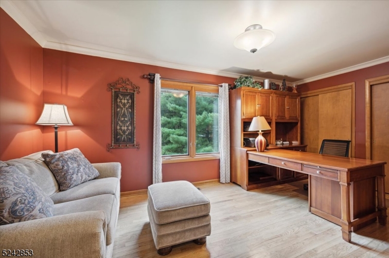 Ironia - Residential