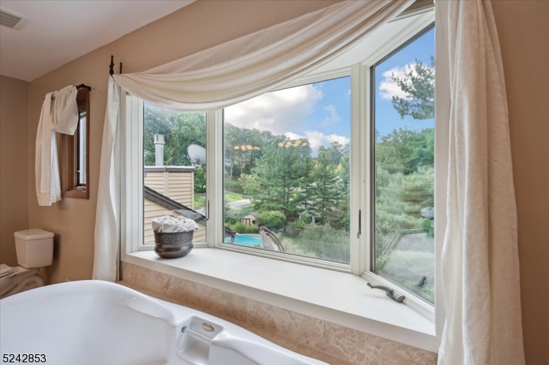 Ironia - Residential