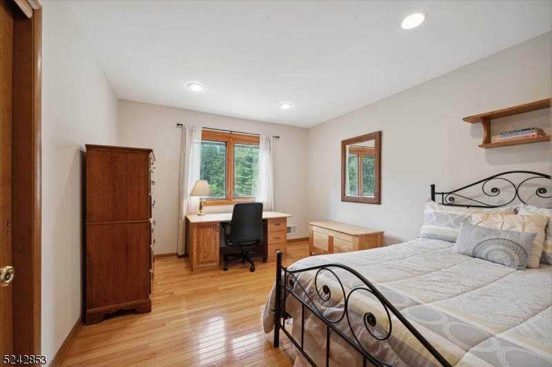 Ironia - Residential