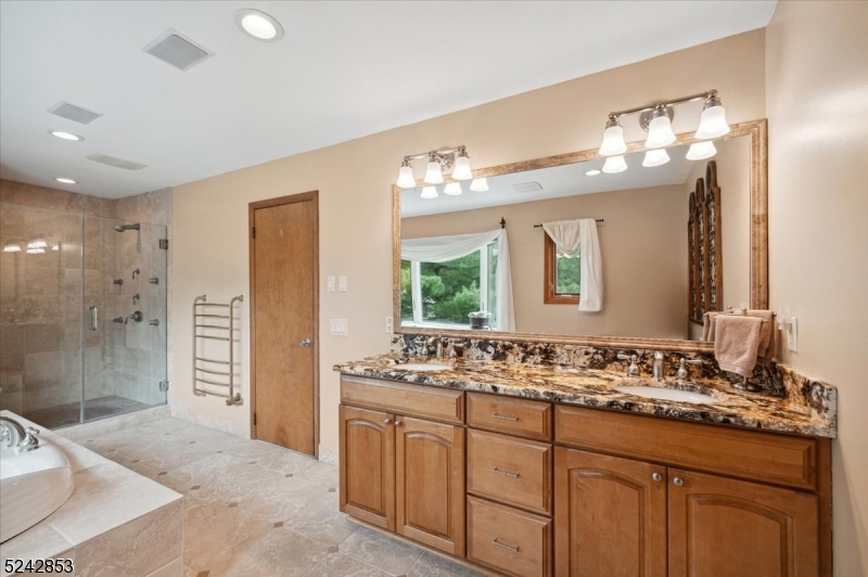 Ironia - Residential