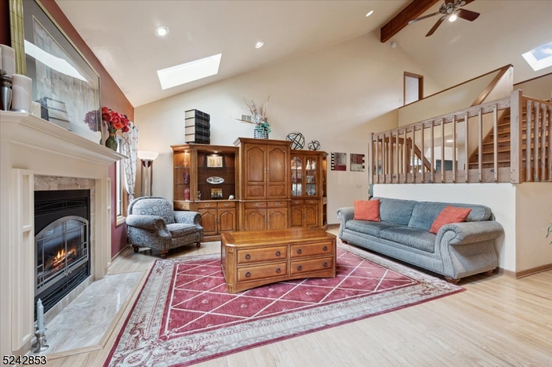 Ironia - Residential