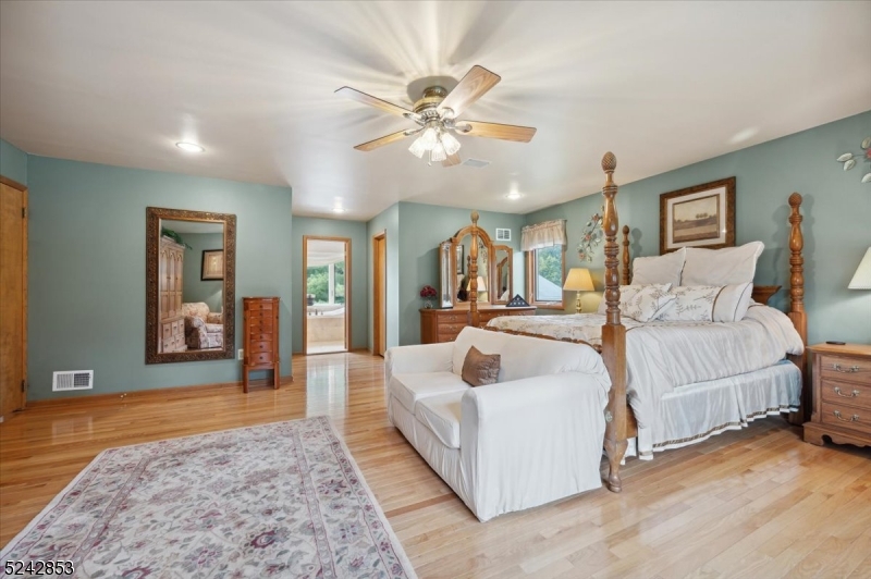 Ironia - Residential