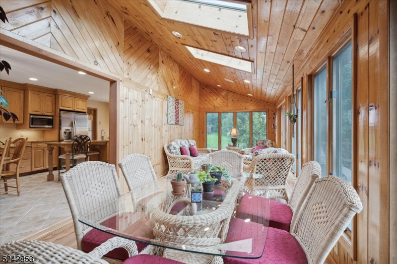 Ironia - Residential