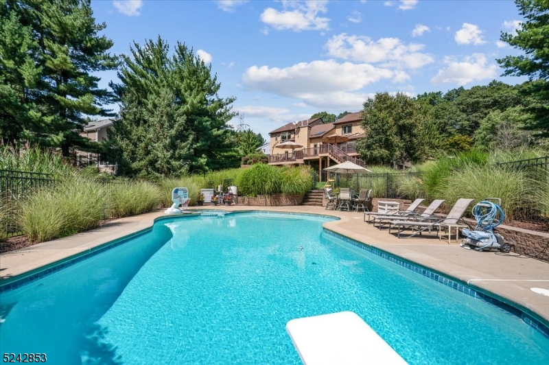 Ironia - Residential