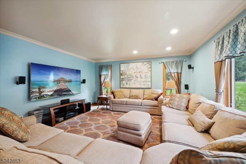 Ironia - Residential