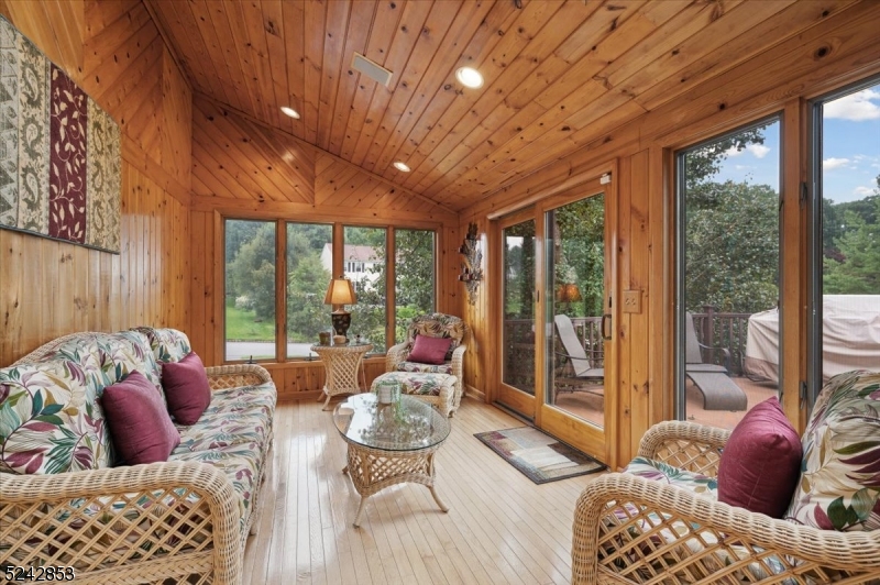 Ironia - Residential