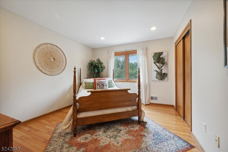 Ironia - Residential