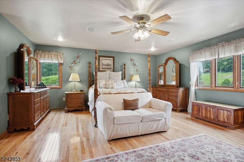 Ironia - Residential