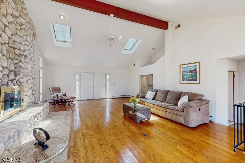 621 Mountain Rd