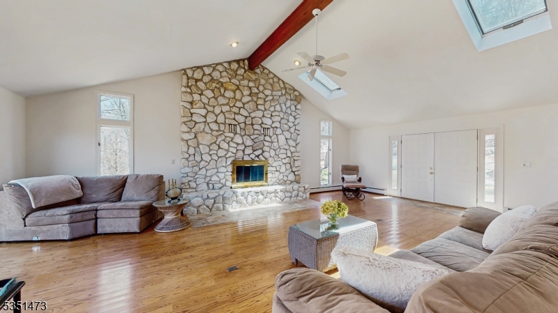 621 Mountain Rd