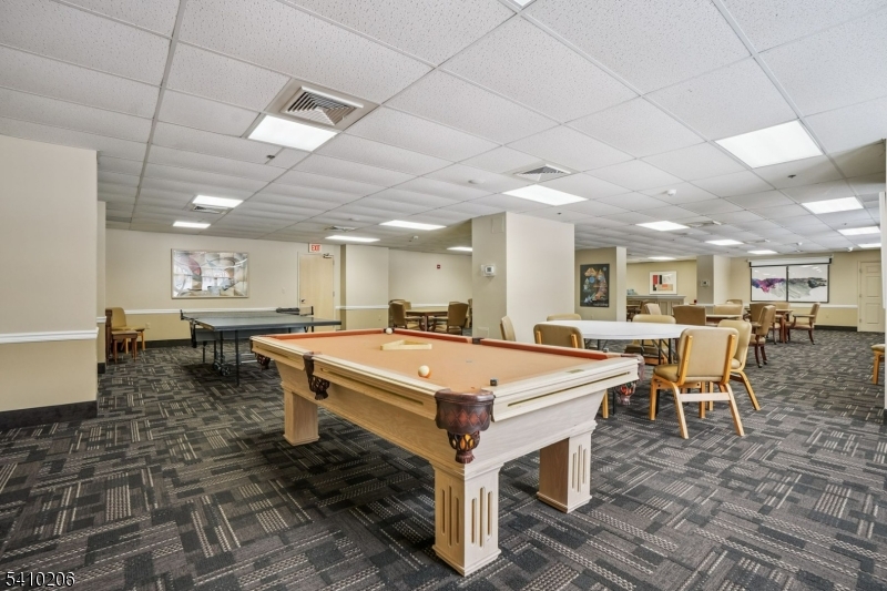 Crown View Manor - Residential