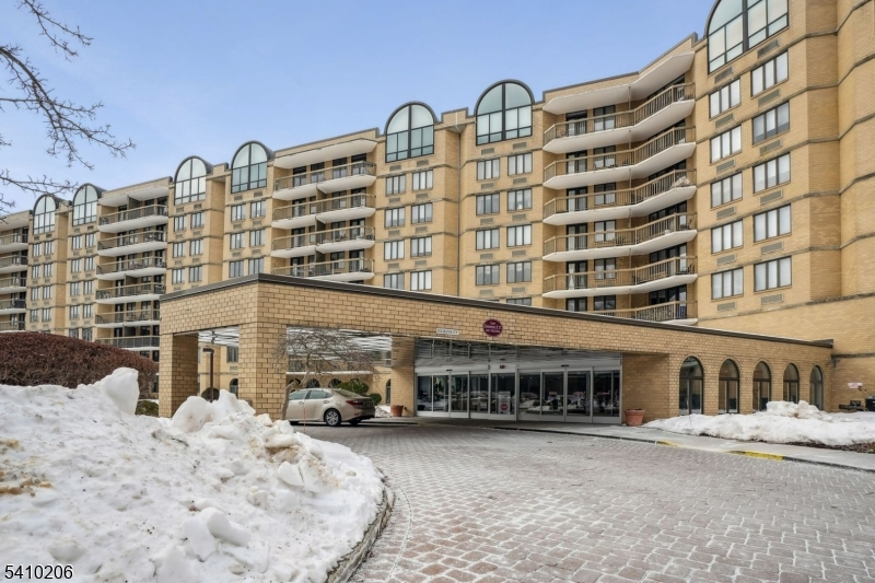 Crown View Manor - Residential