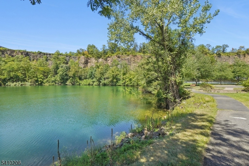 Crown View Manor - Residential