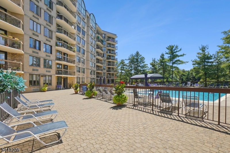 Crown View Manor - Residential