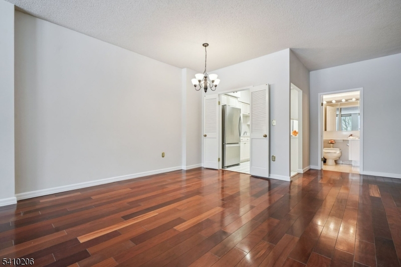 Crown View Manor - Residential