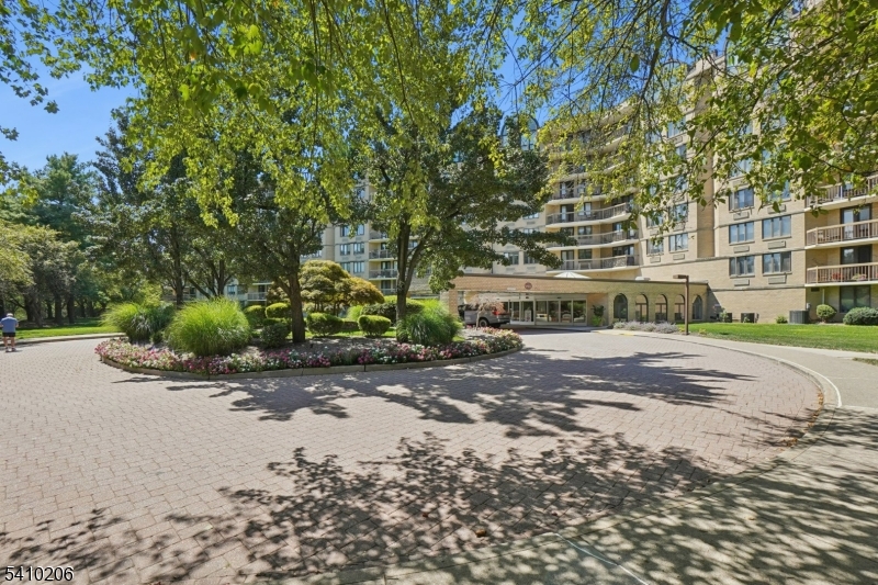 Crown View Manor - Residential