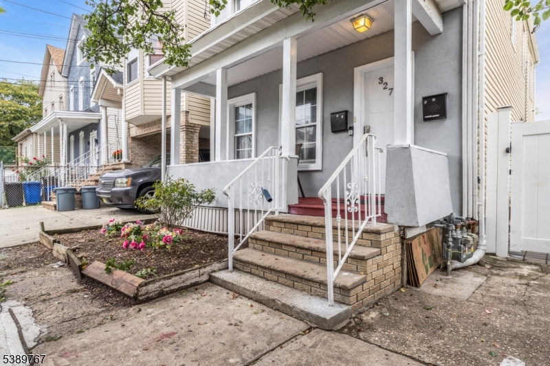 New Mfg Town/Elizabethport - Residential Income