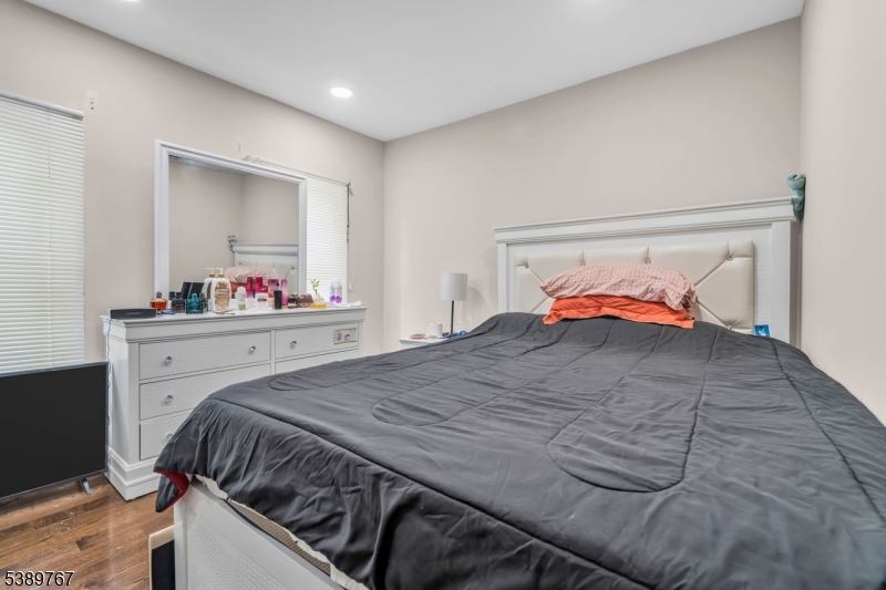 New Mfg Town/Elizabethport - Residential Income