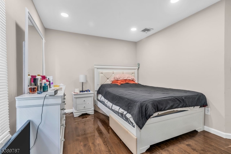 New Mfg Town/Elizabethport - Residential Income