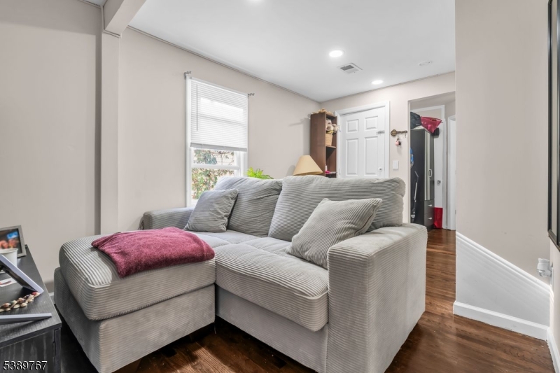 New Mfg Town/Elizabethport - Residential Income