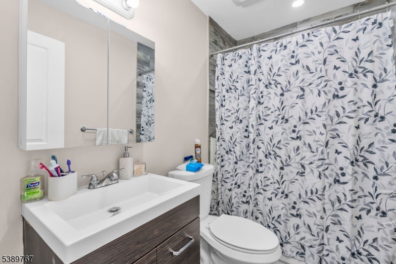 New Mfg Town/Elizabethport - Residential Income