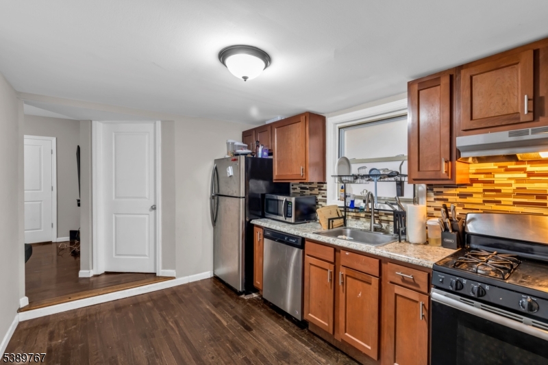 New Mfg Town/Elizabethport - Residential Income