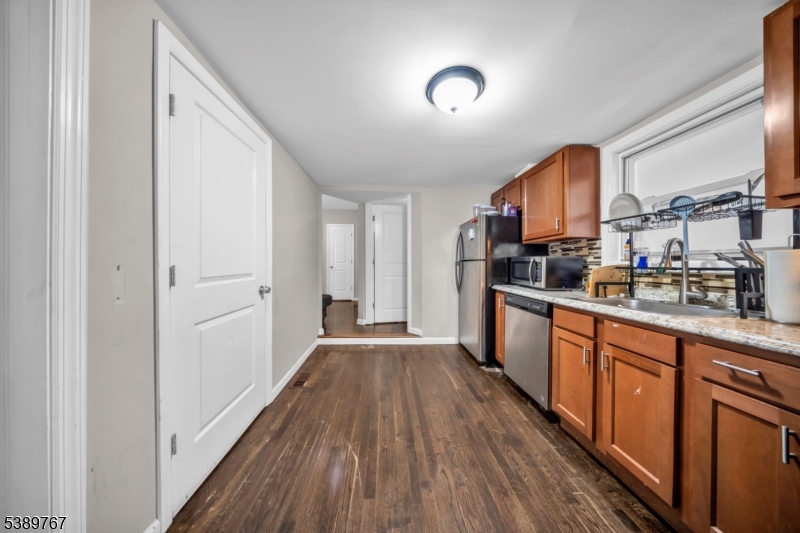 New Mfg Town/Elizabethport - Residential Income