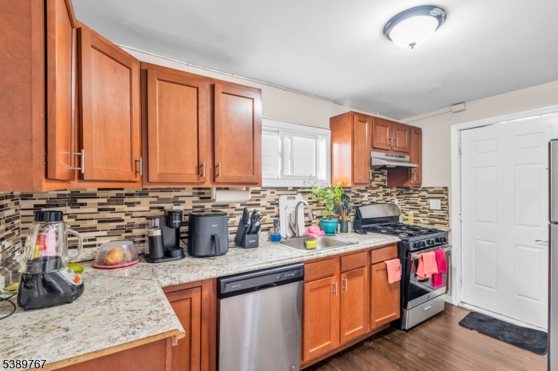 New Mfg Town/Elizabethport - Residential Income