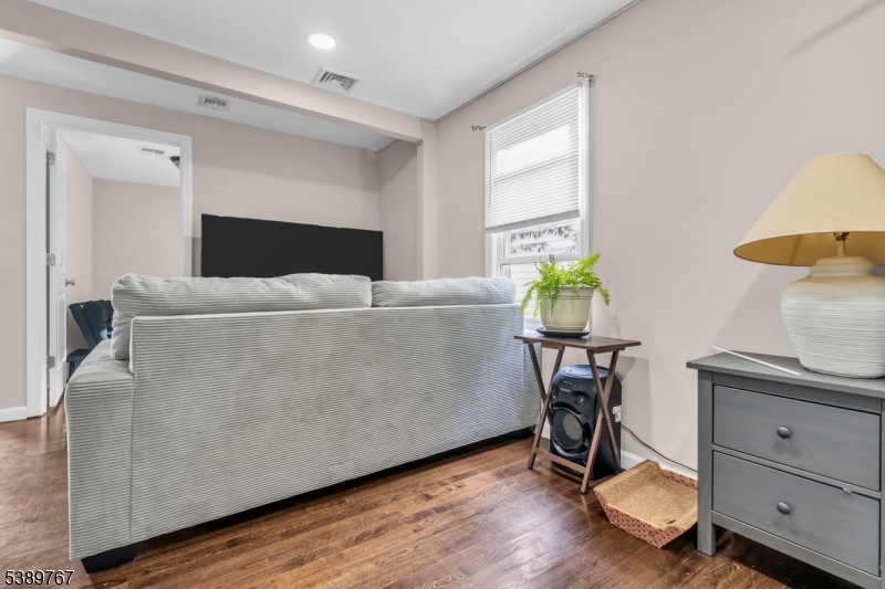 New Mfg Town/Elizabethport - Residential Income