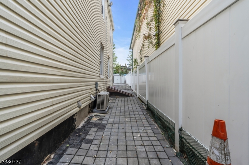 New Mfg Town/Elizabethport - Residential Income