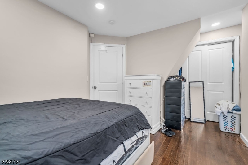 New Mfg Town/Elizabethport - Residential Income