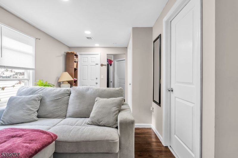 New Mfg Town/Elizabethport - Residential Income