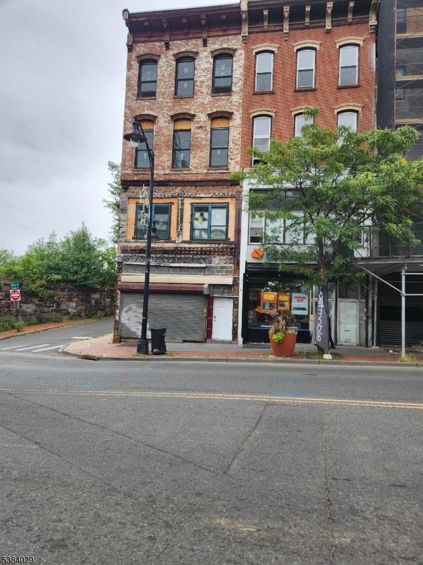 Downtown - Commercial Sale