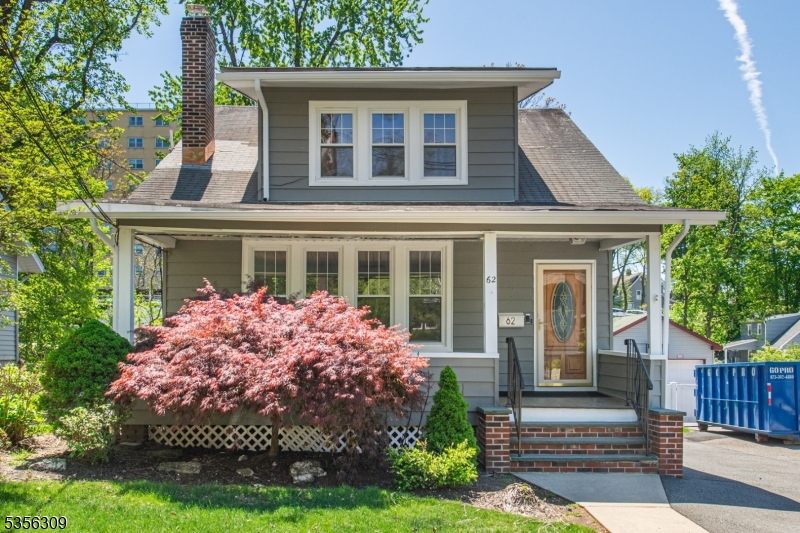 62 Ravine Ave