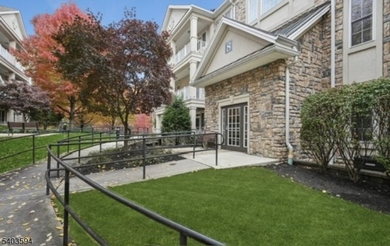 Four Seasons - Residential