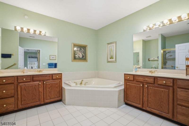 Four Seasons - Residential