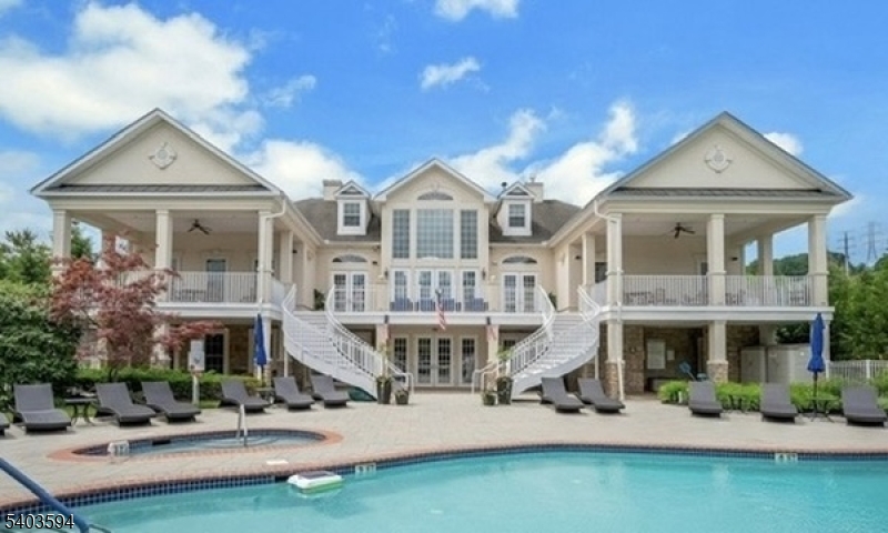 Four Seasons - Residential