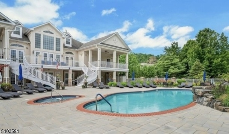 Four Seasons - Residential