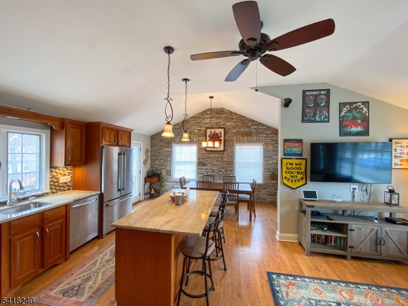 Lindy Lake - Residential