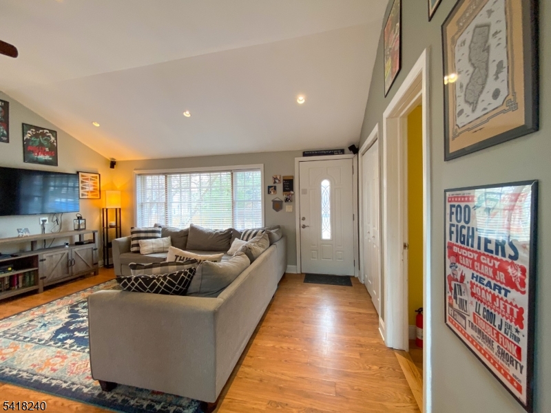 Lindy Lake - Residential