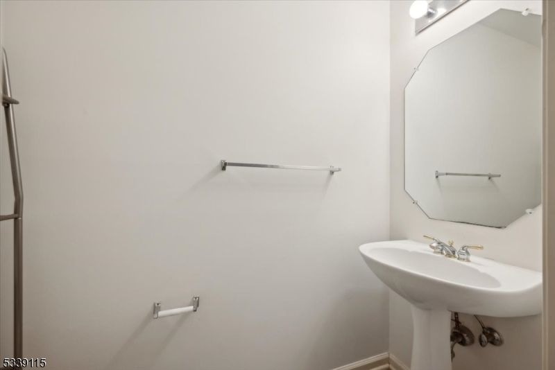 Hamilton Crest - Residential