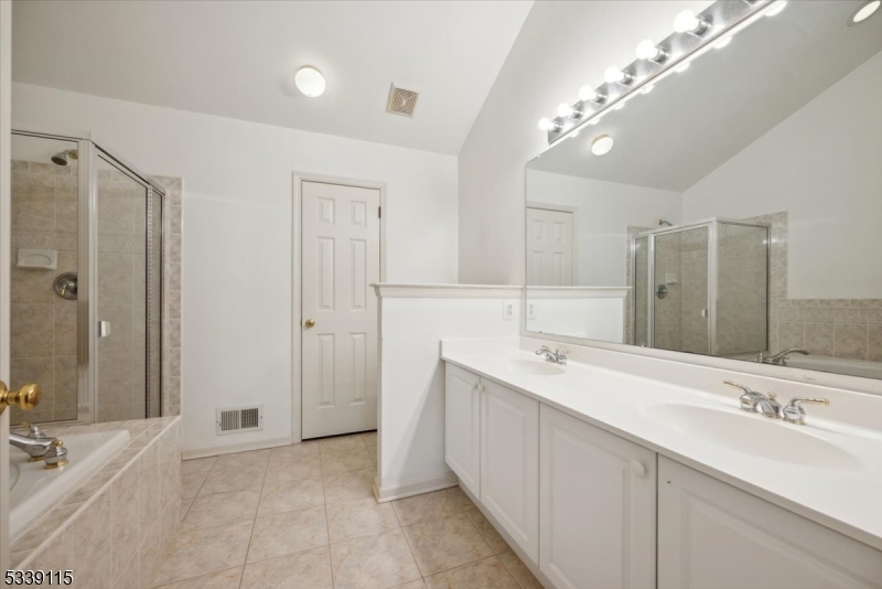 Hamilton Crest - Residential