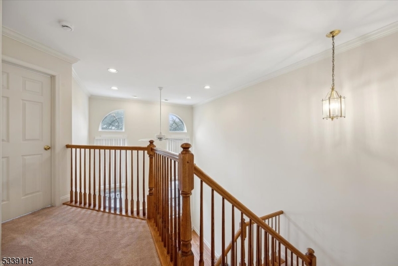 Hamilton Crest - Residential