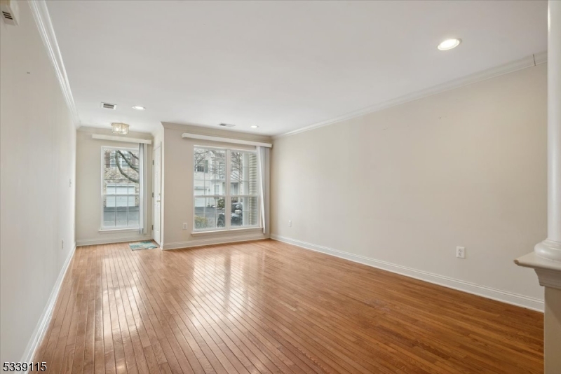 Hamilton Crest - Residential