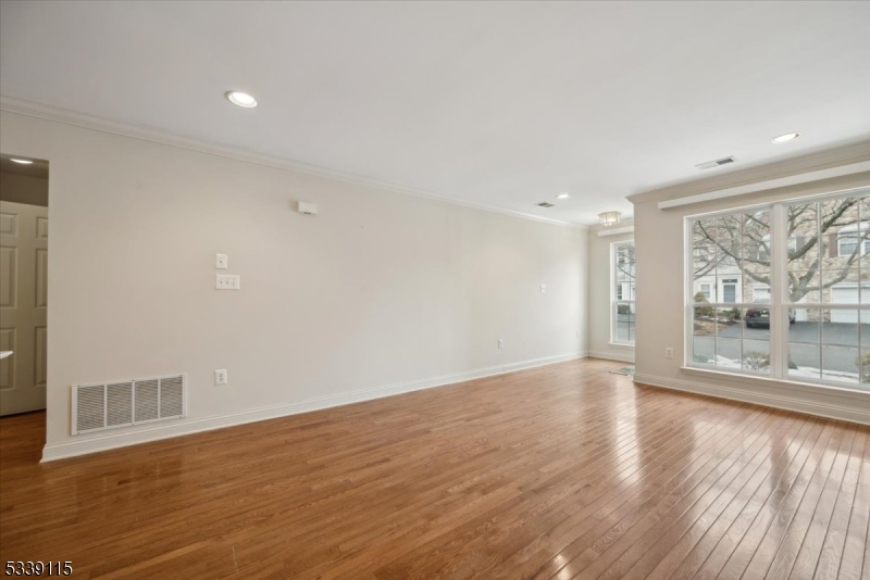 Hamilton Crest - Residential