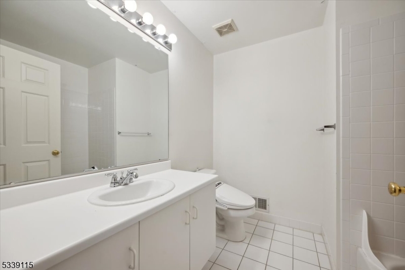 Hamilton Crest - Residential